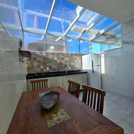 Apartamento a 250 metros da Praia do Sapê e Maranduba - Piscina e Ar condicionado-2